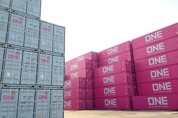 Новая компания начала принимать заказы на контейнерные перевозки