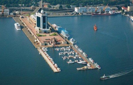 Новый скандал в Одессе: местный порт будут охранять «частники», прежние охранники – категорически против