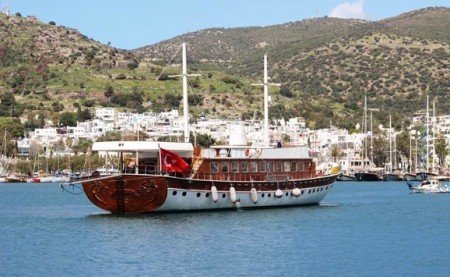 Греки отпустили судно с экипажем, которое удерживали полгода