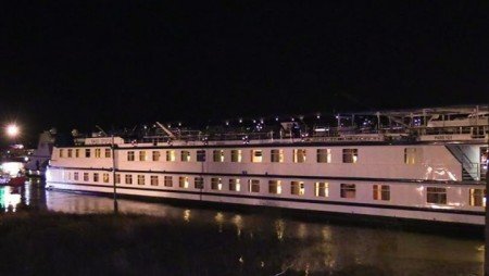 Моряки неделю сидели на мели и дождались прибытия подмоги