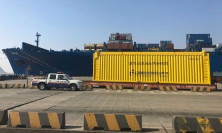 На судне «PUELO» через дефектный клапан в резервуаре вытекала опасная легковоспламеняющаяся жидкость