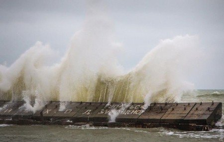 Неспокойная весна: в двух украинских портах ввели ограничение на судоходство