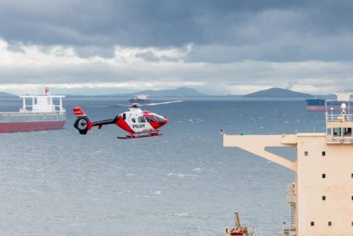 Порт-Хедленд: вертолет упал в море