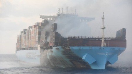 Пропавшие без вести моряки с горящего судна «Maersk Honam» — погибли (ФОТО)