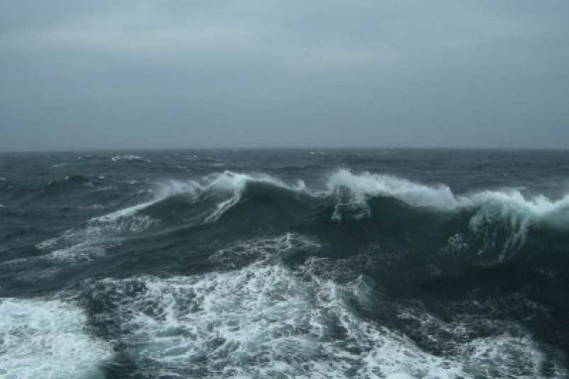 В Татарском проливе «парализовано» судоходство