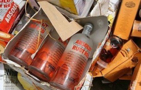 Запасливый моряк: у члена экипажа северокорейского судна изъяли 8 тысяч бутылок спиртного