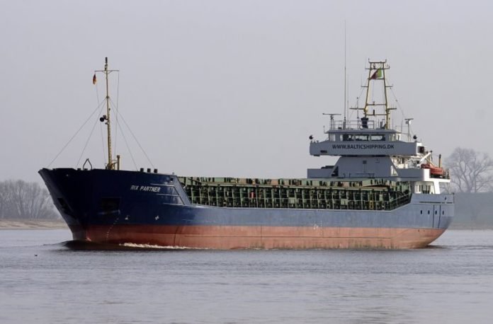 В Дании с борта судна сняли нетрезвого капитана