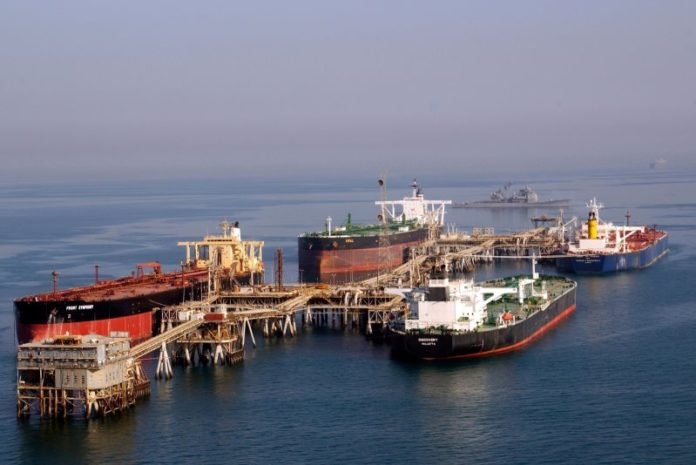 В Йемене заблокировано движение 19 танкеров с нефтью