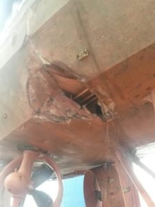 В порту Дурбан ро-ро судно навалилось на буксир