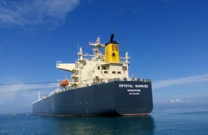 В Сингапурском проливе не разминулись два танкера