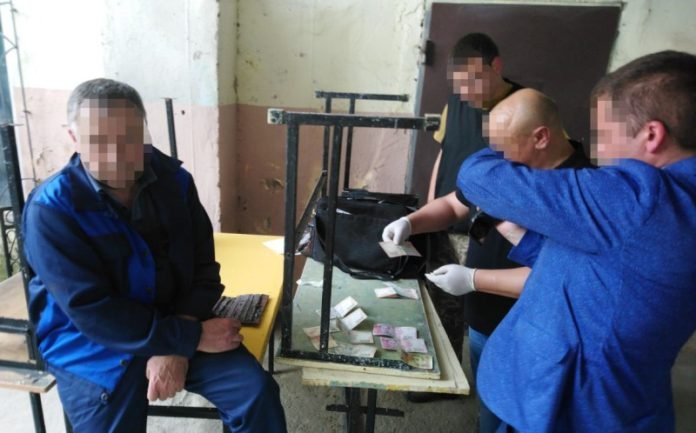 В Одессе СБУ задержала преподавателя-взяточника