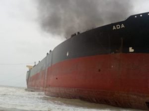 Очередной пожар на судоразделочной площадке в Пакистане