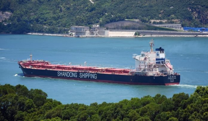 Запрет на заход в порт как мера наказания за долг по зарплате морякам