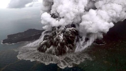 Море в Индонезии буквально кипело (ВИДЕО, ФОТО)