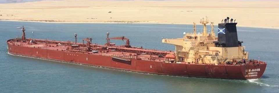 Моряка со сломанной ногой сутки не могли эвакуировать из штормящего Керченского пролива