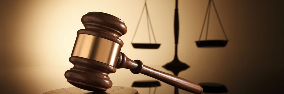 На судне нашли «лишний» алкоголь и сигареты: весь экипаж арестован