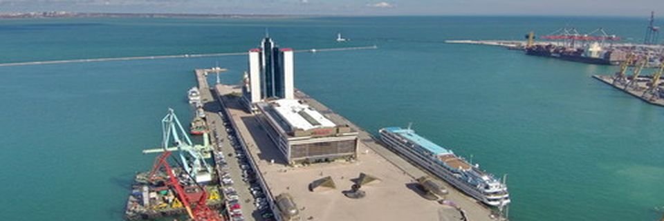 Одесские портовики не хотели «бесплатно» пропускать груз