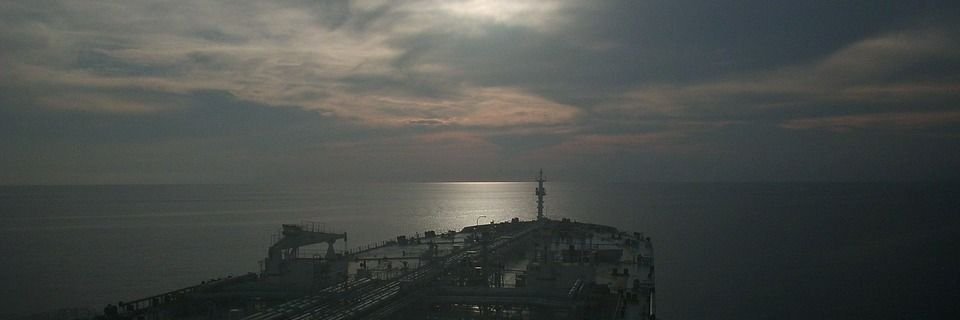 Около 20 лодок с пиратами атаковали танкер Nord Lavender