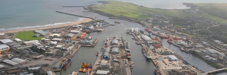 При посадке на грузовое судно был травмирован лоцман