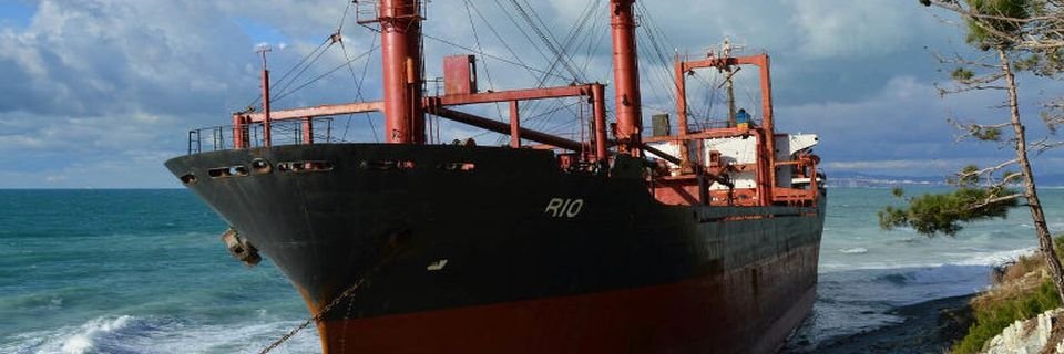 Судовладельца обязали обеспечить жизнь своего экипажа