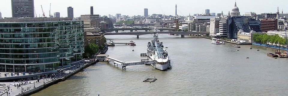 Торговое судно захвачено мигрантами и они угрожают экипажу