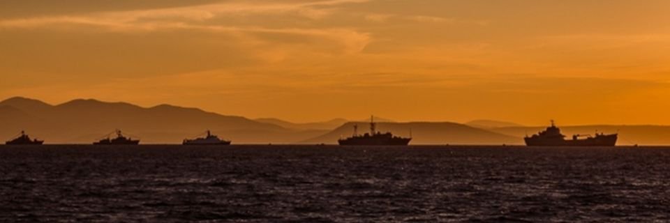 В море моряки имеют такие же права, как и на берегу