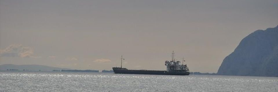 Аварийные да ещё и без зарплаты: экипаж судна Surov пожаловался на работодателя