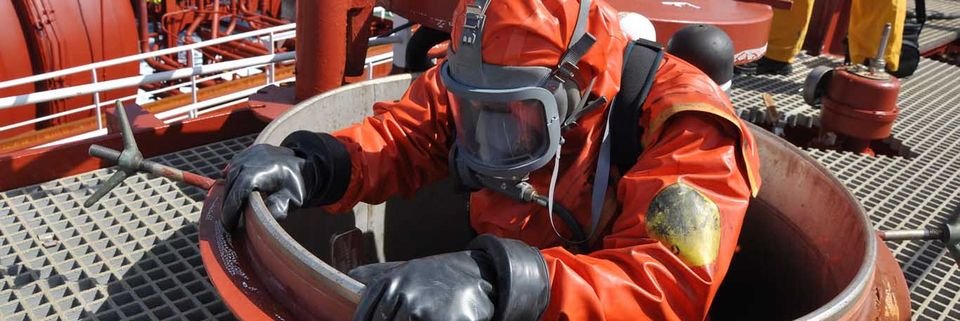 Случаи травмирования и гибели моряков в замкнутых пространствах — были, есть и будут, — мнение