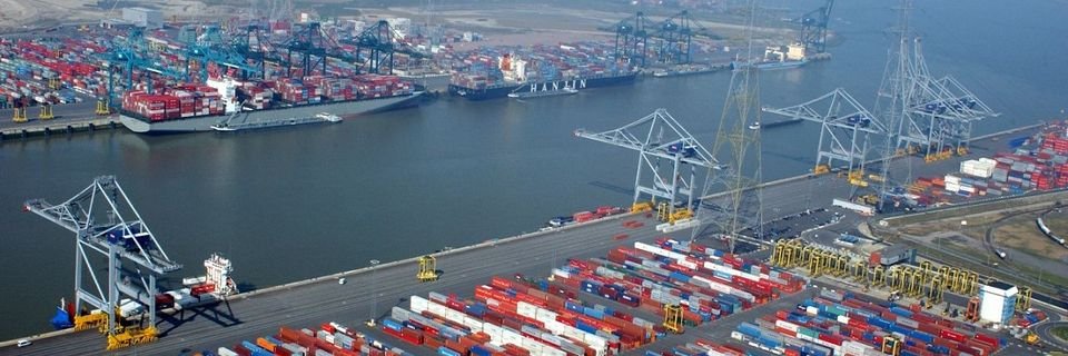 Среди груза в порту Антверпена обнаружена крупнейшая партия марихуаны