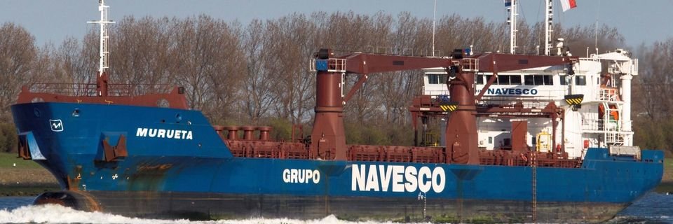 Судно привезло в порт соль: и оно, и причал — «вдребезги» (ВИДЕО)