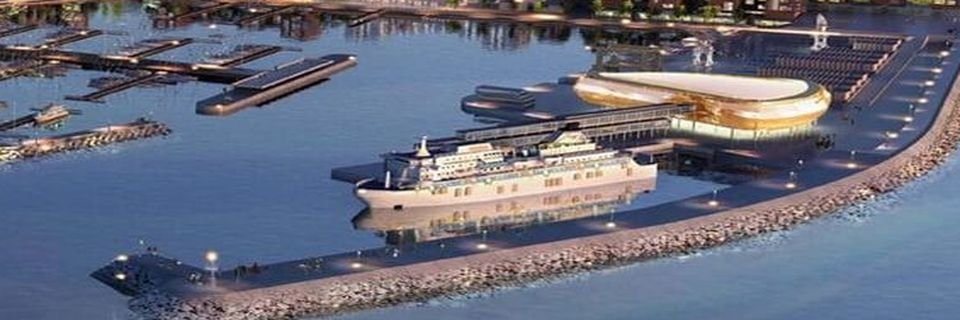 Судно затонуло прямо в порту, а вслед за ним — его «сосед»