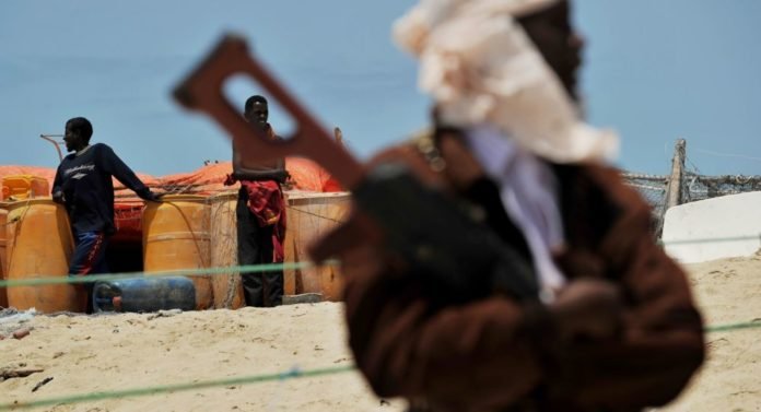 В Гвинейском заливе пираты напали на контейнеровоз