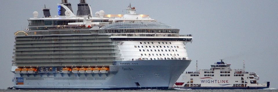 В Карибском море на судне заблокировано около 9 тысяч человек