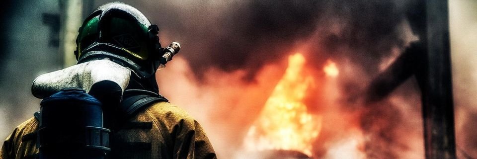 В Николаеве загорелось судно