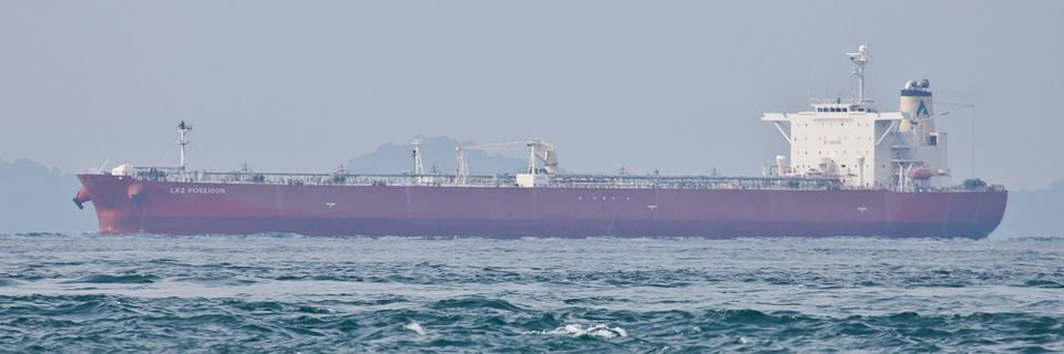 В Турции взорвался и загорелся танкер: есть погибшие