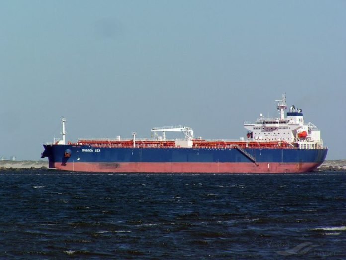 Люди за бортом: спасательная операция с участием военных