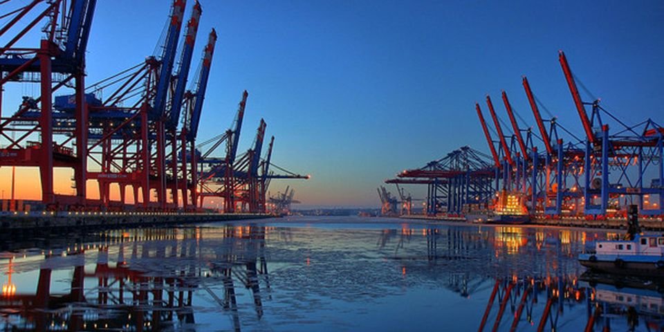 В порту Гамбурга заработает автоматический лоцман