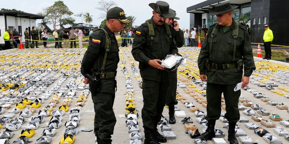 Из-за 1,5 т кокаина на борту задержали троих моряков