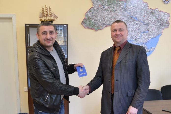 Морская администрация начала выдавать рабочие дипломы и паспорта моряков