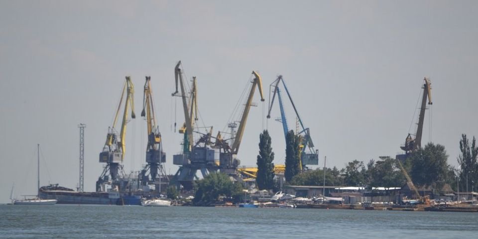 Суда проблемного судовладельца задерживают, но он ничего не предпринимает