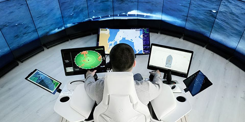 Членам экипажей ещё рано бояться полной автоматизации судов