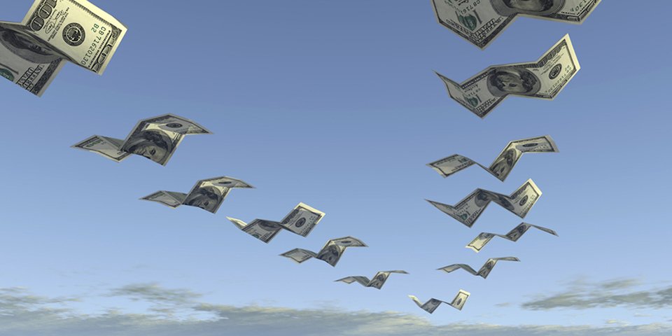 Что будет с деньгами: в Украине массово закрывают банки