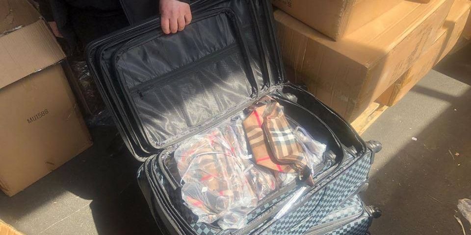 Иностранное судно доставило в Украину элитную контрабанду