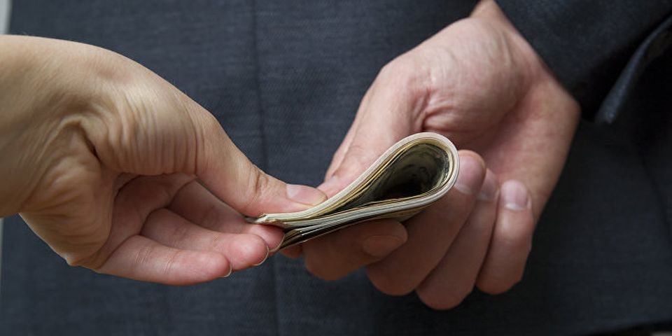 Моряк передал взятку члену ГКК, чтобы не сдавать экзамен