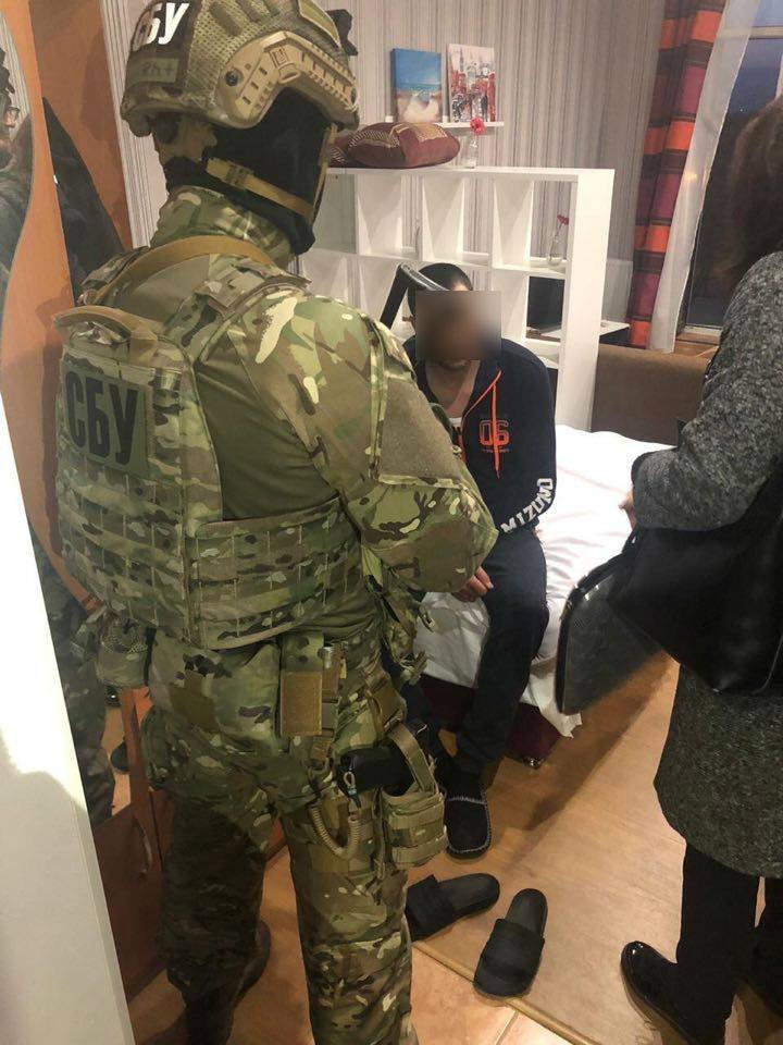 Задержанных в украинском порту с наркотиками иностранцев освободят под залог