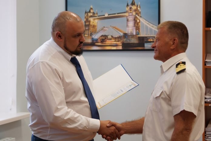 Капитаны морских портов Украины: благодарность за работу