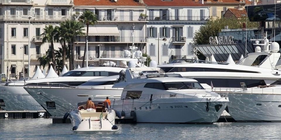 Лобовое столкновение судов произошло возле Канн