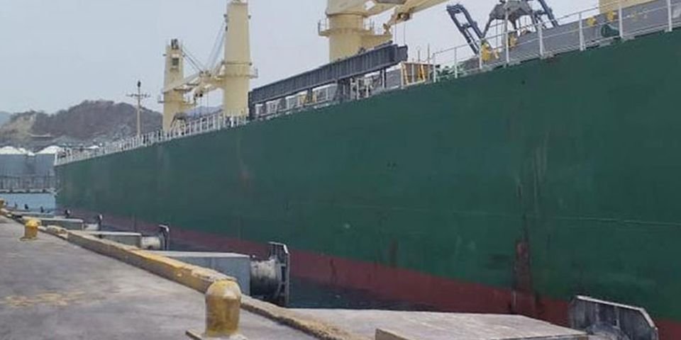 Моряк и докер погибли при обрушении трапа