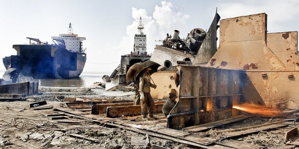 На кладбище кораблей погибли люди