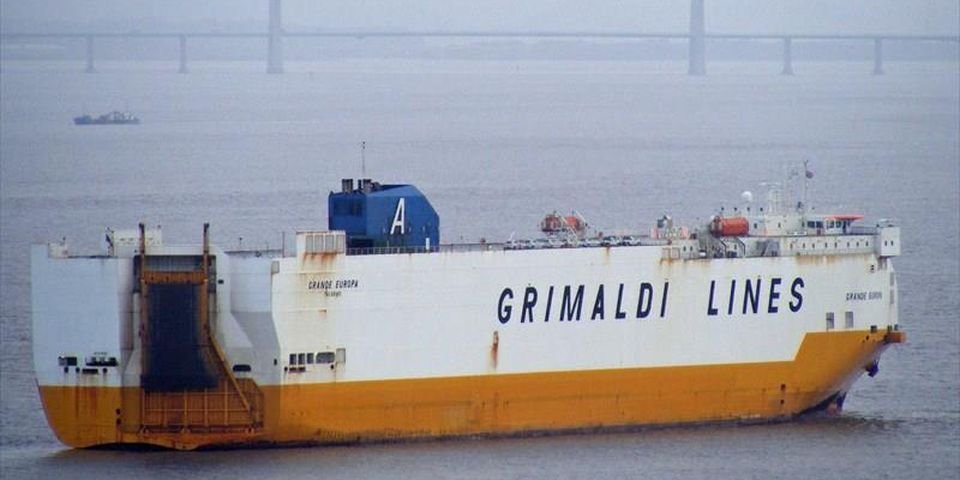 Судно Grande Europa горит вблизи Балеарских островов